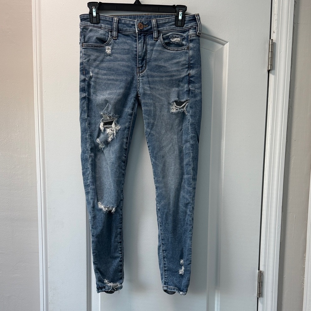 American Eagle Outfitters Distressed Jegging Crop